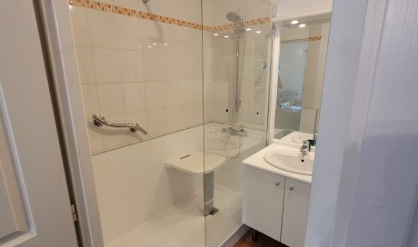 Remplacement de baignoire par une douche sécurisée à Tourcoing